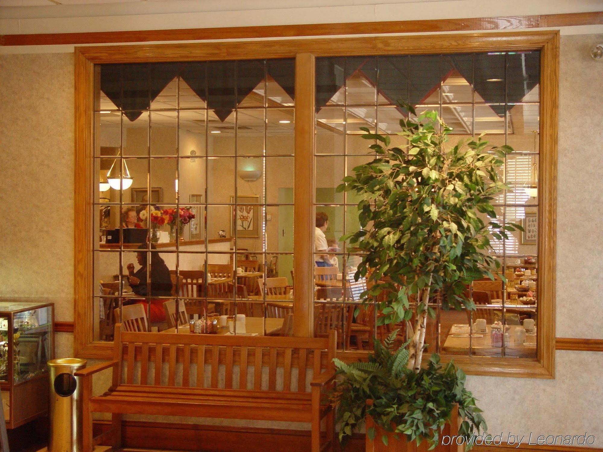 Mayfair Inn Williamston Étterem fotó