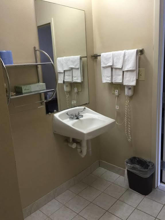 Mayfair Inn Williamston Kültér fotó